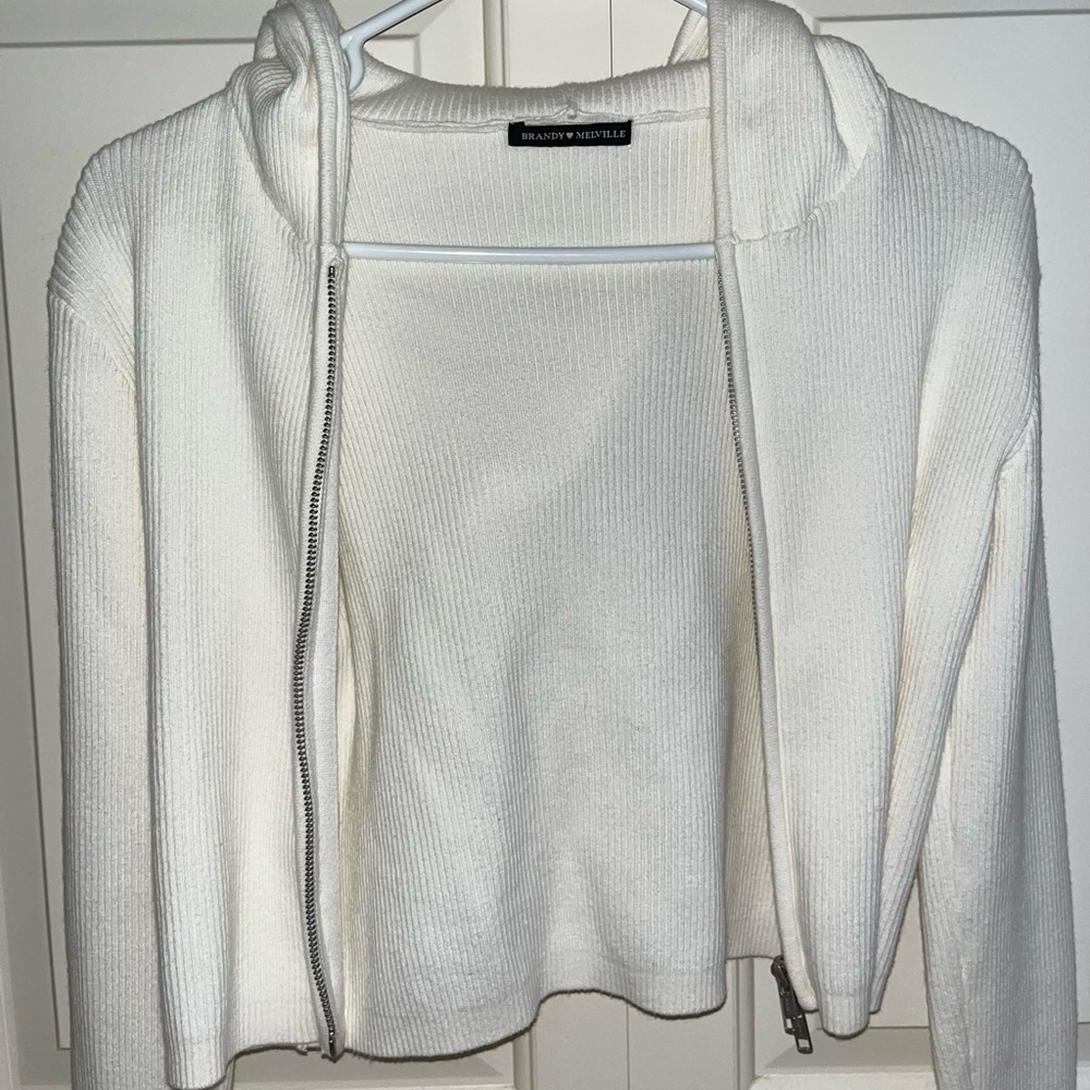 Brandy Melville - Cropped zip up hoodie